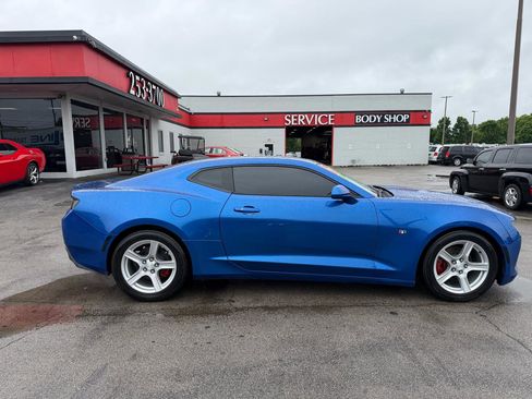 Used 2016 Chevrolet Camaro LT RWD image 2