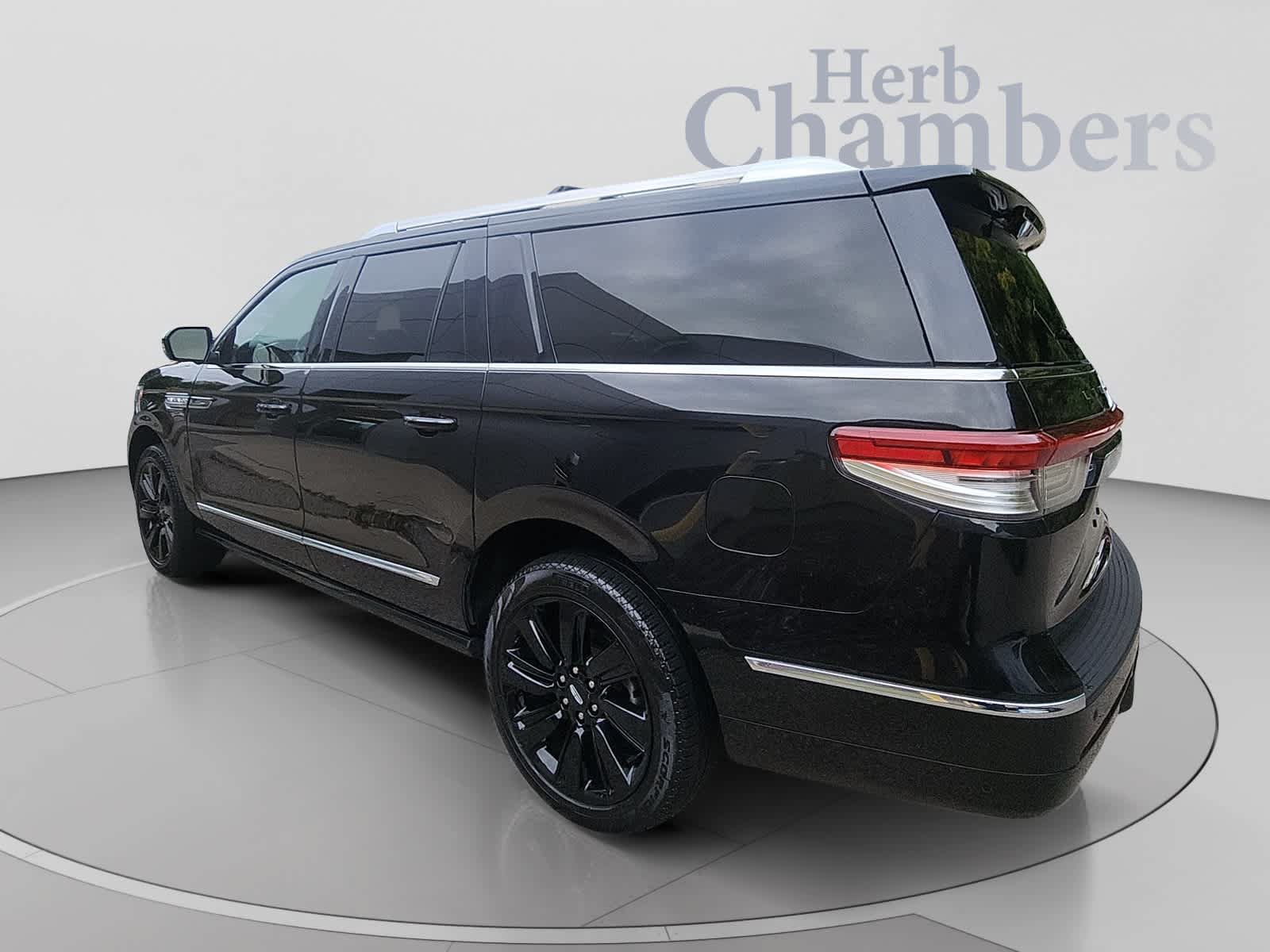 Used 2024 Lincoln Navigator L Reserve AWD/4WD image 3