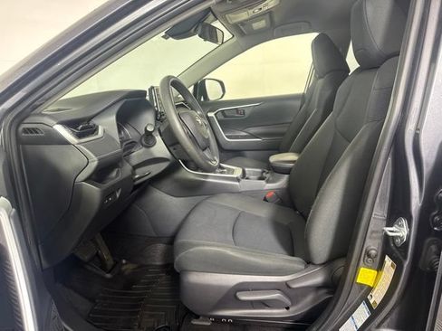 Used 2019 Toyota RAV4 LE w/ Carpet Mat Package AWD/4WD image 11