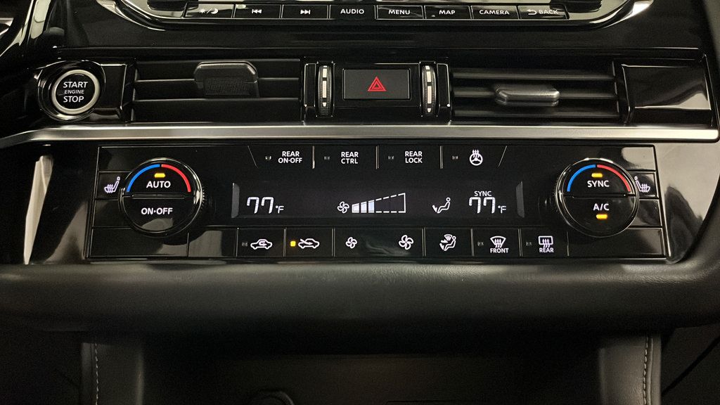 Used 2023 Nissan Pathfinder SL AWD/4WD image 17