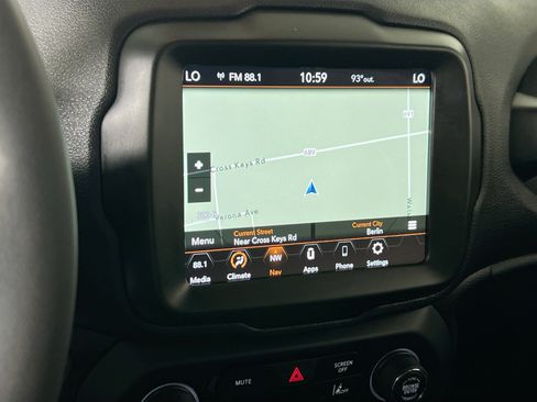 Used 2022 Jeep Renegade Altitude AWD/4WD image 13