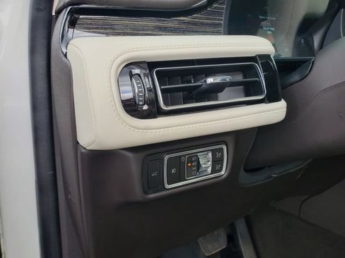 Used 2023 Lincoln Aviator Black Label w/ Dynamic Handling Package AWD/4WD image 11