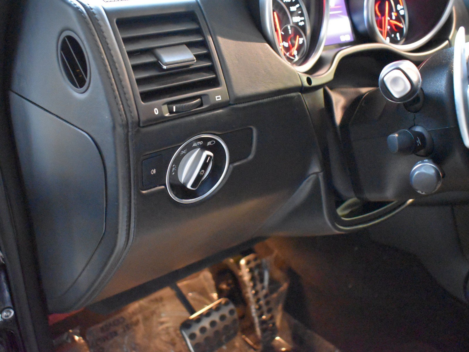 Used 2017 Mercedes-Benz G 63 AMG 4MATIC image 27