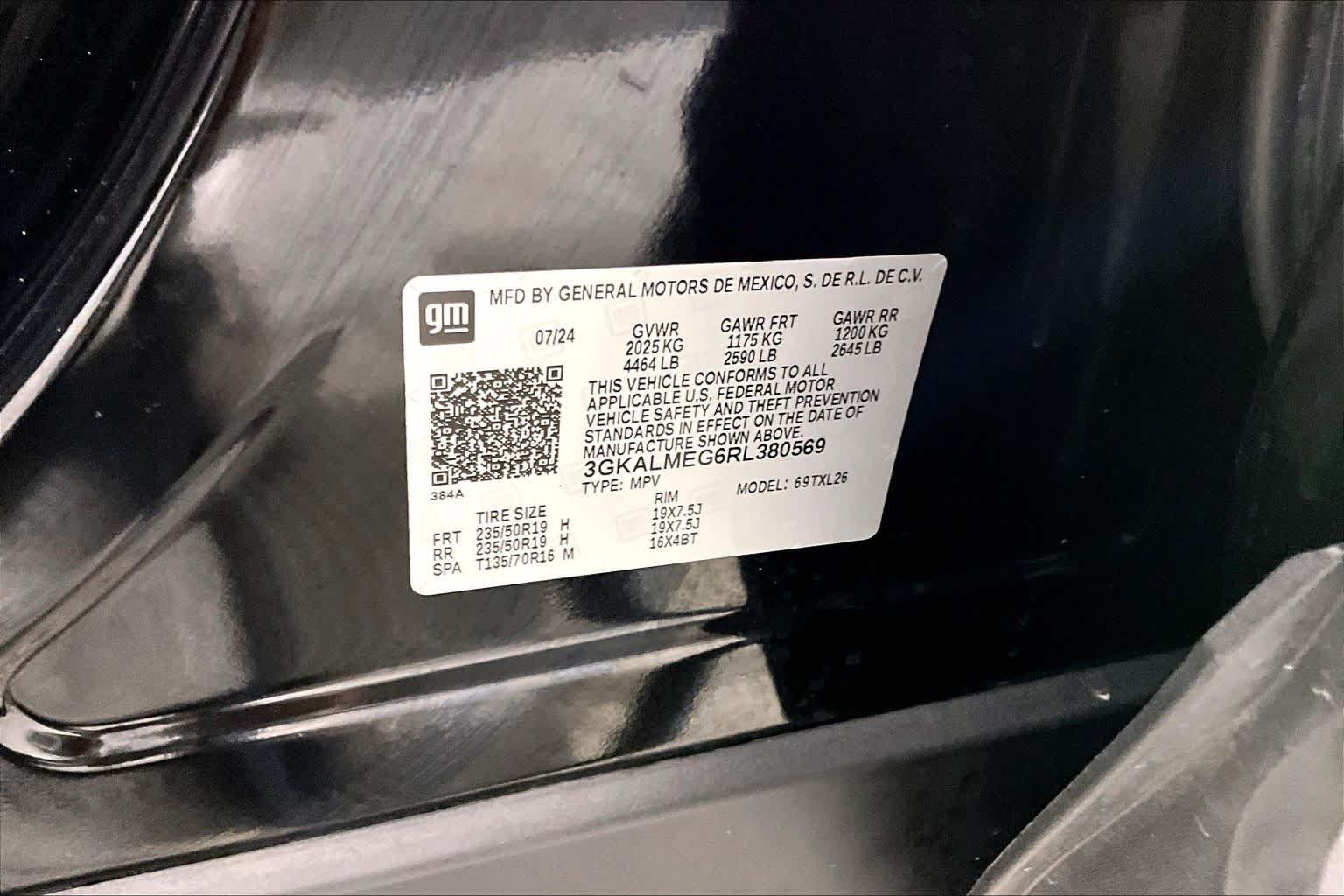 Used 2024 GMC Terrain SLE w/ Driver Convenience Package FWD image 32