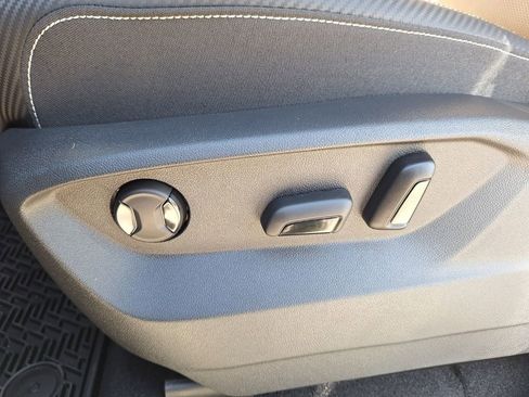 New 2026 Volkswagen Atlas Cross Sport SE image 10