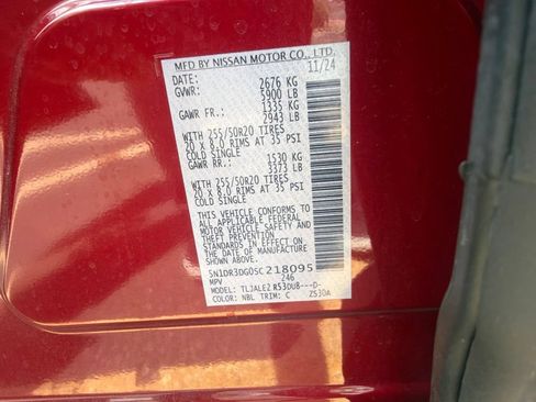 Certified 2025 Nissan Pathfinder Platinum w/ Cargo Package FWD image 12