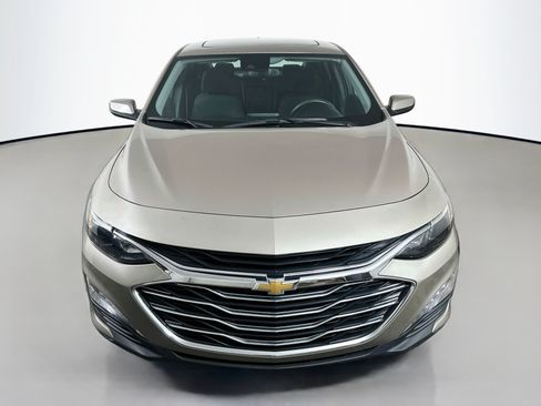 Used 2023 Chevrolet Malibu LT FWD image 2