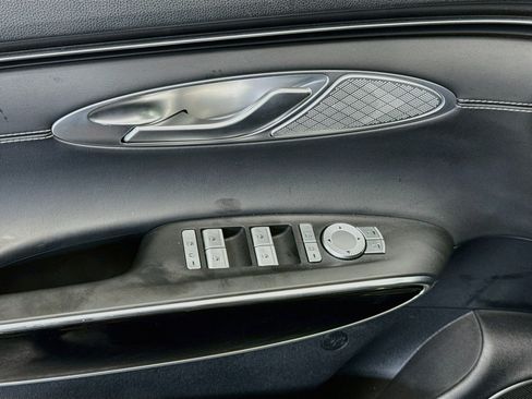 Used 2025 Genesis GV70 2.5T AWD/4WD image 15