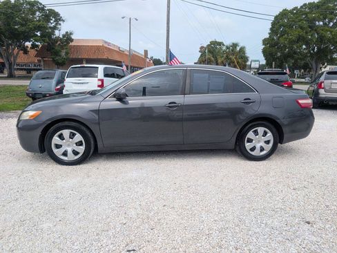 Used 2009 Toyota Camry SE FWD image 4