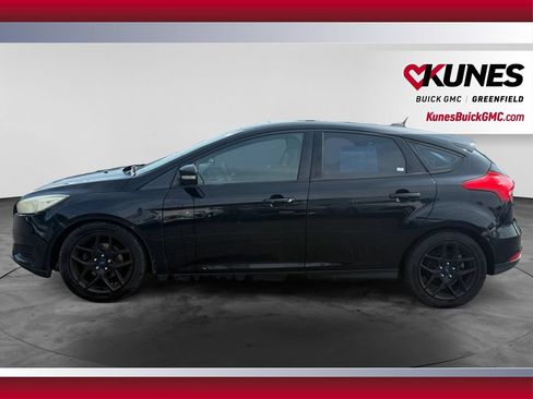 Used 2016 Ford Focus SE w/ Equipment Group 201A FWD image 6