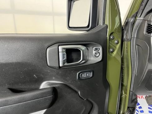 Used 2024 Jeep Wrangler Unlimited AWD/4WD image 16