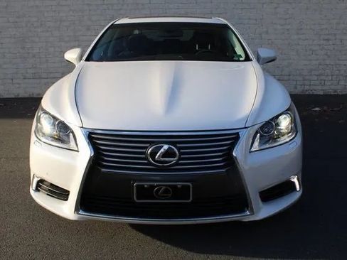 Used 2016 Lexus LS 460 AWD image 5