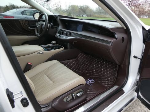 Used 2018 Lexus LS 500 AWD w/ Interior Upgrade Package image 29