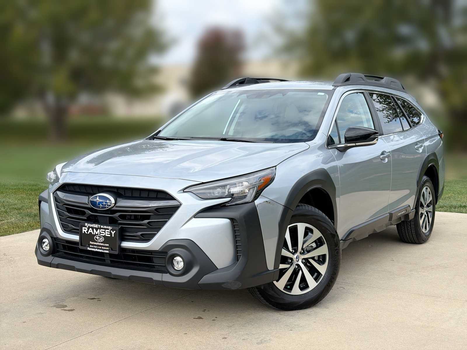 Used 2024 Subaru Outback Premium AWD/4WD image 1