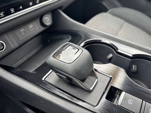 Used 2022 Nissan Rogue SV image 29