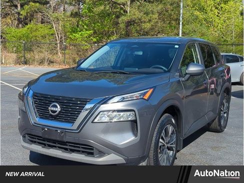 Used 2023 Nissan Rogue SV image 1
