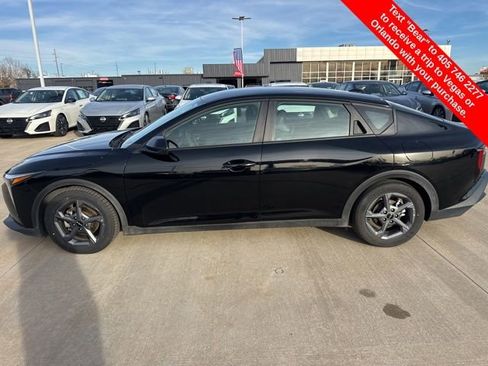 Used 2025 Kia K4 LXS image 2