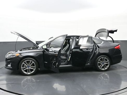 Used 2019 Ford Fusion Titanium image 45