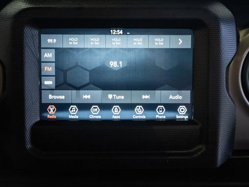 Used 2021 Jeep Gladiator Sport AWD/4WD image 34