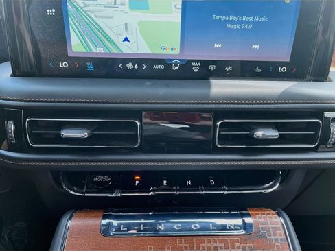 Used 2025 Lincoln Aviator Black Label w/ Jet Appearance Package AWD/4WD image 16