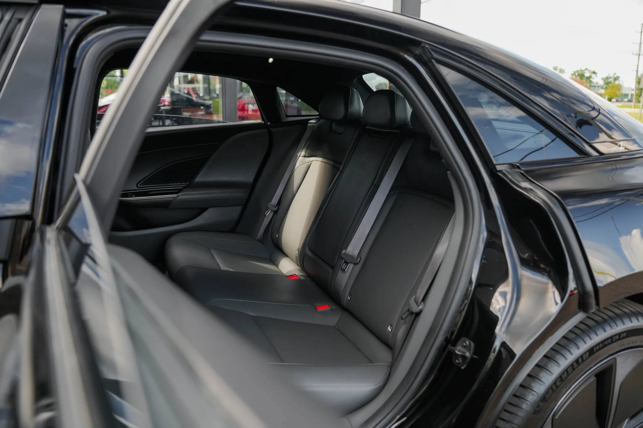 Used 2024 Lucid Air Touring AWD/4WD image 29