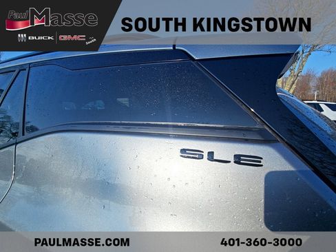 Used 2023 GMC Terrain SLE w/ Driver Convenience Package image 3