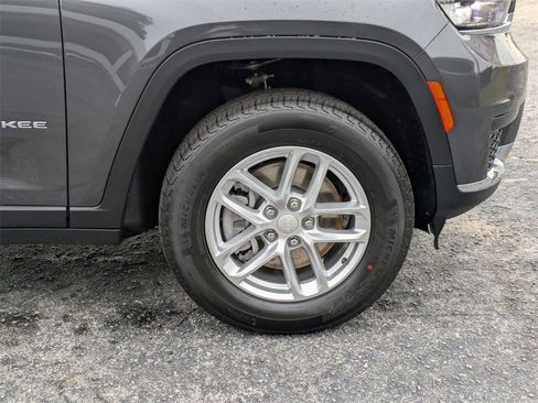 New 2025 Jeep Grand Cherokee L Laredo w/ Luxury Tech Group I image 11