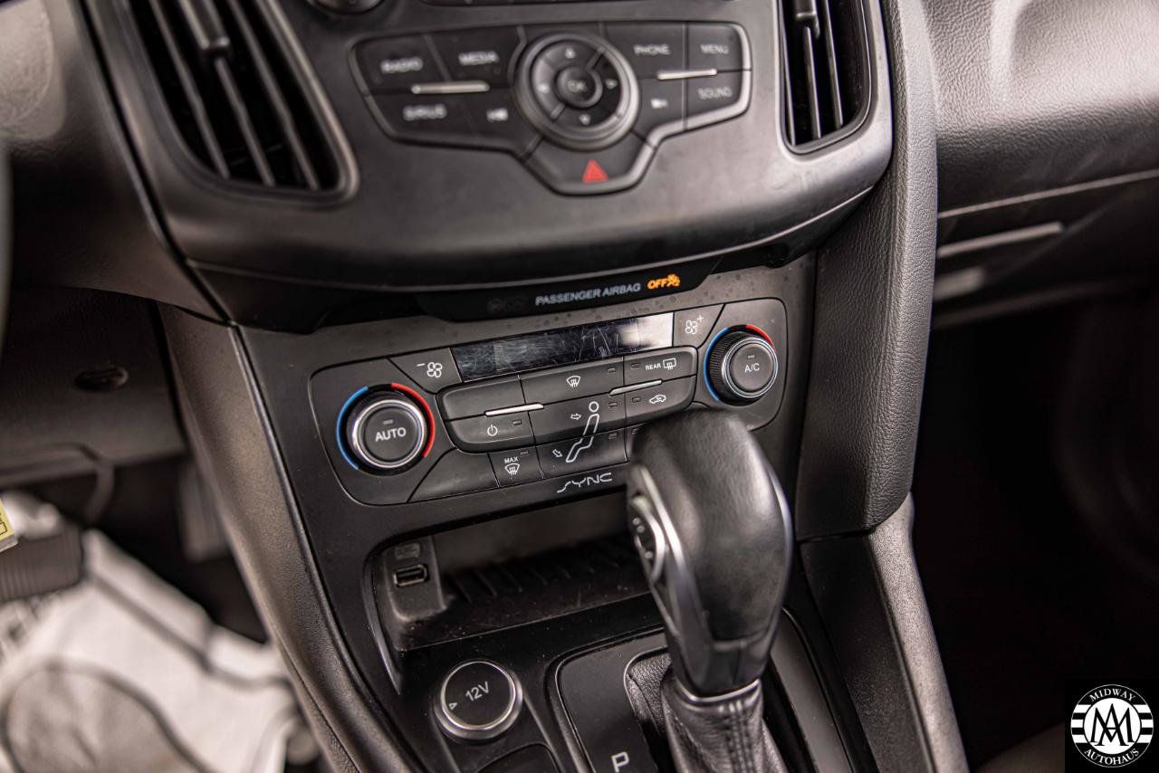 Used 2017 Ford Focus SE FWD image 28