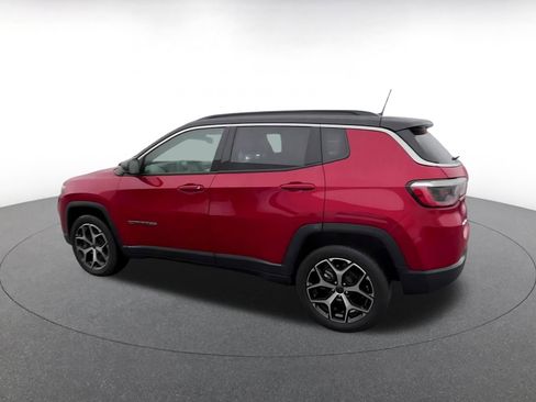 Used 2025 Jeep Compass Limited AWD/4WD image 10