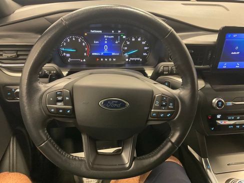 Used 2020 Ford Explorer XLT w/ Equipment Group 202A AWD/4WD image 20