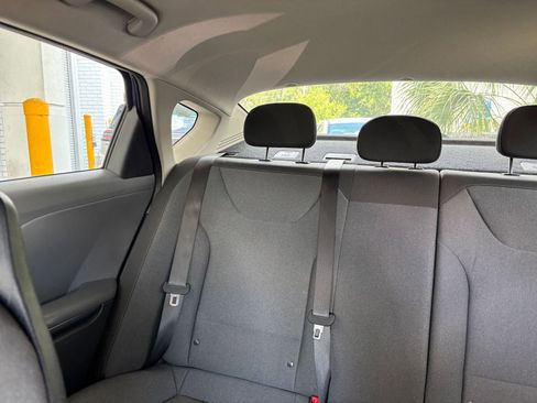 Used 2025 Kia K4 FWD image 40