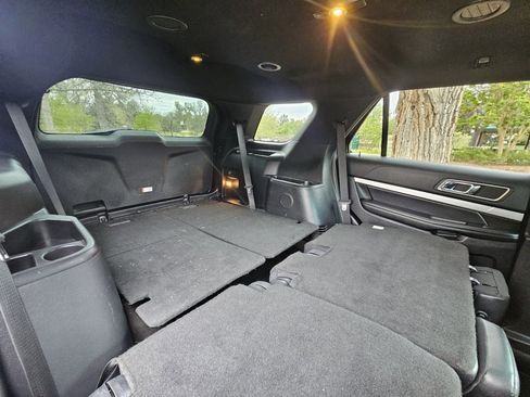 Used 2016 Ford Explorer XLT w/ Equipment Group 202A AWD/4WD image 37