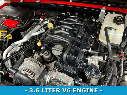 Used 2023 Jeep Gladiator Overland w/ Cold Weather Group AWD/4WD image 32