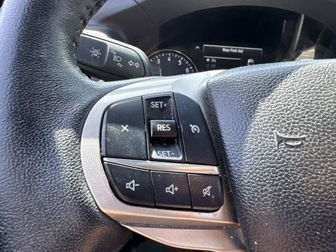 Used 2023 Ford Explorer XLT w/ Equipment Group 202A AWD/4WD image 16