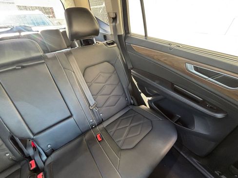 Used 2025 Volkswagen Atlas SE image 37