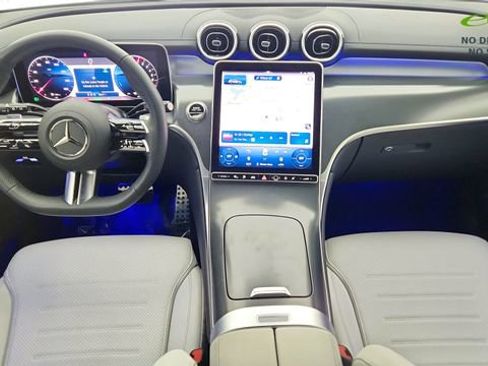 Used 2025 Mercedes-Benz GLC 350e 4MATIC w/ AMG Line image 90