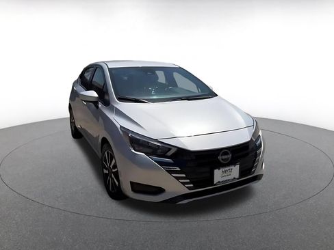 Used 2025 Nissan Versa SV FWD image 3