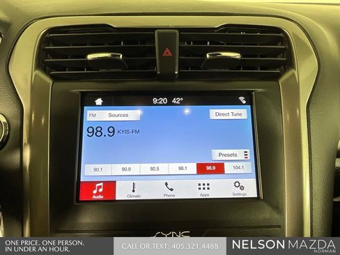 Used 2019 Ford Fusion SE image 32