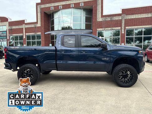 Used 2020 Chevrolet Silverado 1500 RST w/ Texas Edition AWD/4WD image 2