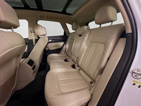 Used 2020 Audi Q5 e Premium Plus w/ Premium Plus Package image 25