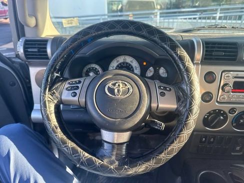 Used 2012 Toyota FJ Cruiser 2WD image 11