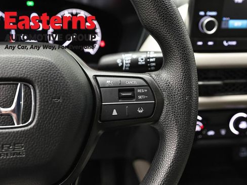 Used 2025 Honda HR-V LX image 16