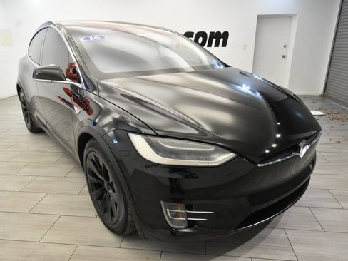 Used 2016 Tesla Model X 90D image 7