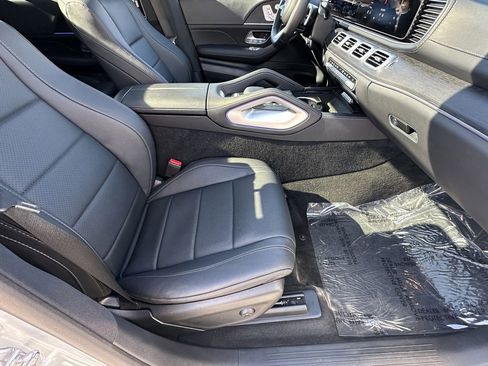 Certified 2025 Mercedes-Benz GLS 450 4MATIC image 15