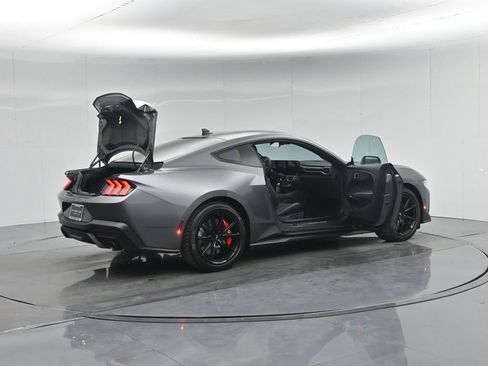 Used 2024 Ford Mustang GT Premium image 6