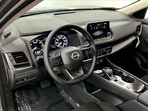 New 2025 Nissan Rogue S image 6