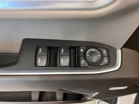Used 2022 GMC Sierra 1500 SLT AWD/4WD image 16
