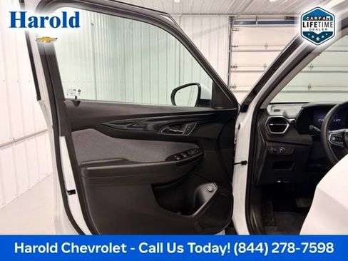 Used 2024 Chevrolet TrailBlazer LT w/ Convenience Package AWD/4WD image 14