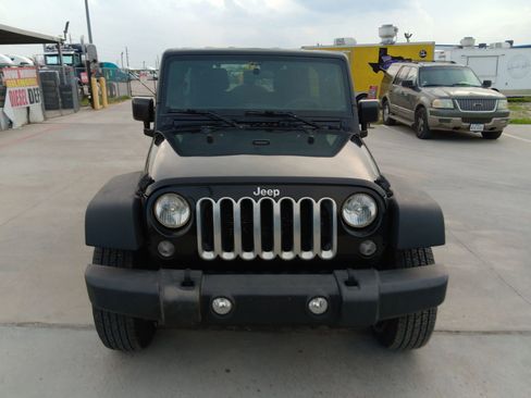 Used 2015 Jeep Wrangler Unlimited Sport w/ Connectivity Group AWD/4WD image 3