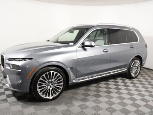 Used 2024 BMW X7 xDrive40i w/ Premium Package AWD/4WD image 2
